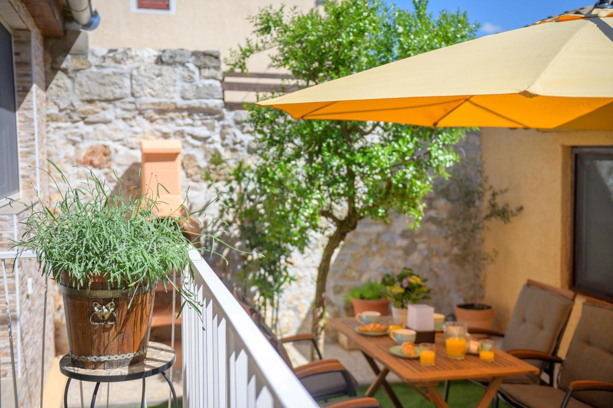 Apartman Dana Kastelir-Labinci Bagian luar foto